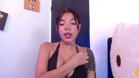 Snapshot of maggie_love77 chatting on 03.26.26 maggie online show from 03.26.26