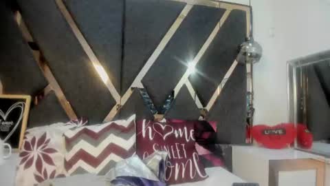 Snapshot of maggyx_69 chatting on 06.18.26 Kimy online show from 06.18.26