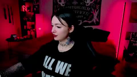 Snapshot of magic_alie chatting on 06.18.26 Magic Allie online show from 06.18.26