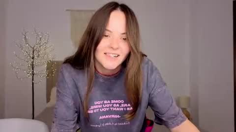 Snapshot of magic_bunnyy chatting on 07.11.26 Milly online show from 07.11.26