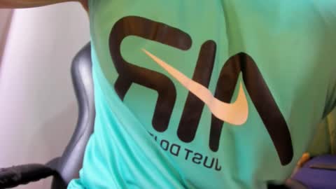 Snapshot of magic_clayton chatting on 10.05.25 Magic online show from 10.05.25