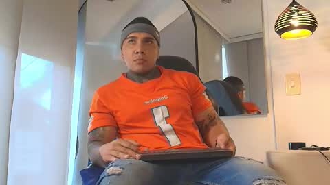 Snapshot of magic_clayton chatting on 10.27.25 Magic online show from 10.27.25