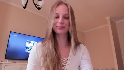 Snapshot of magic_couple13 chatting on 04.20.26 Alice online show from 04.20.26