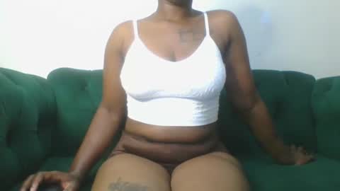 Snapshot of magicpussyy1 chatting on 06.01.26 magicbabe online show from 06.01.26