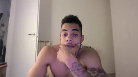 Snapshot of magicsempai chatting on 01.10.25 Magicsempai online show from 01.10.25