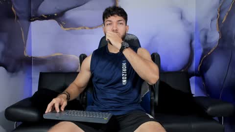 Snapshot of magnus_77 chatting on 01.11.25 PRINCE online show from 01.11.25