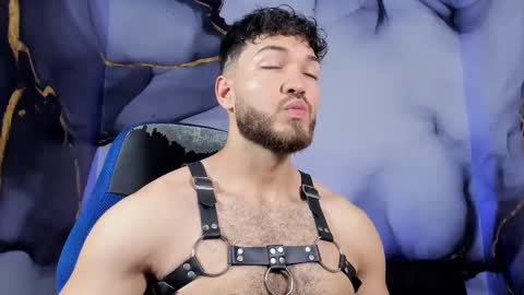 Snapshot of magnus_77 chatting on 02.12.25 PRINCE online show from 02.12.25