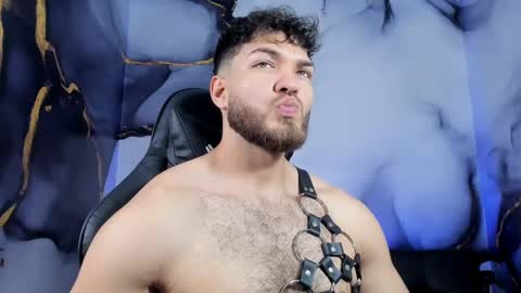 Snapshot of magnus_77 chatting on 03.11.25 PRINCE online show from 03.11.25