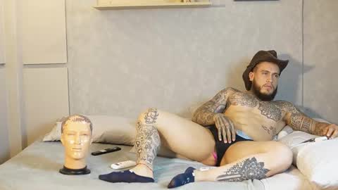 Snapshot of magnus_dahl chatting on 02.01.25 MAGNUS DAHL online show from 02.01.25