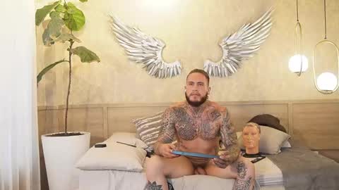 Snapshot of magnus_dahl chatting on 02.13.25 MAGNUS DAHL online show from 02.13.25