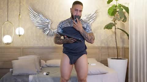 Snapshot of magnus_dahl chatting on 02.15.25 MAGNUS DAHL online show from 02.15.25