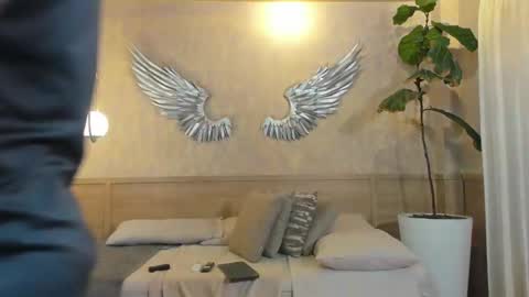 Snapshot of magnus_dahl chatting on 02.20.25 MAGNUS DAHL online show from 02.20.25