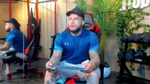 Snapshot of magnus_dahl chatting on 02.24.25 MAGNUS DAHL online show from 02.24.25