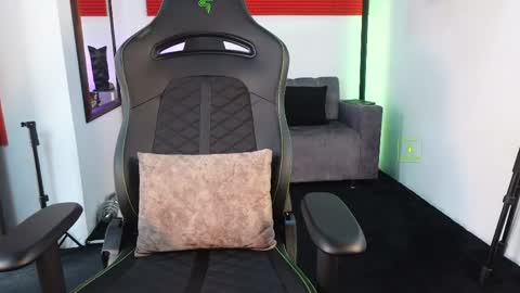 If you want me to use the Lovense please let me know  --    online show from 04.02.26