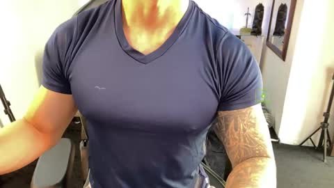 Snapshot of magnus_savage chatting on 06.01.26 If you want me to use the Lovense please let me know -- online show from 06.01.26