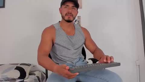 Snapshot of magnusclark chatting on 02.24.26 Magnusclark online show from 02.24.26