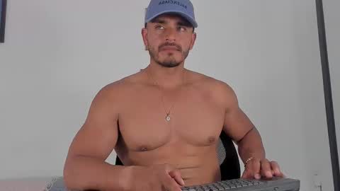 Snapshot of magnusclark chatting on 03.15.26 Magnusclark online show from 03.15.26