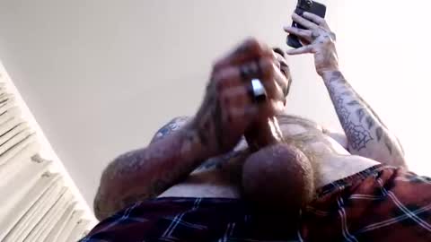 Snapshot of magnusohm chatting on 10.16.25 magnusohm online show from 10.16.25