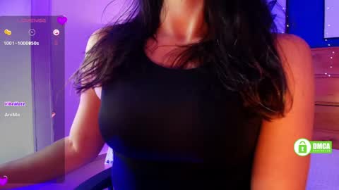 Snapshot of mahia_queen chatting on 04.22.26 Dani online show from 04.22.26