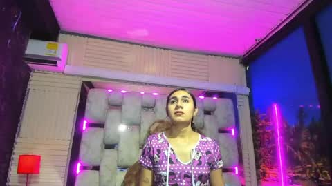 Snapshot of mahiara_hot chatting on 06.19.26 mahiara hot online show from 06.19.26