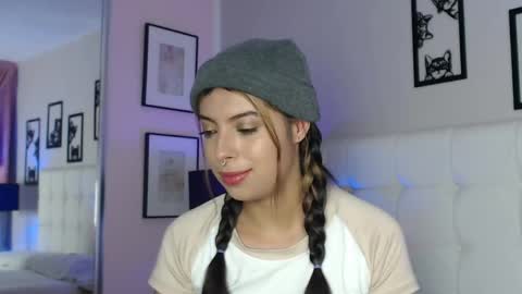 Maia Reficco online show from 04.15.26