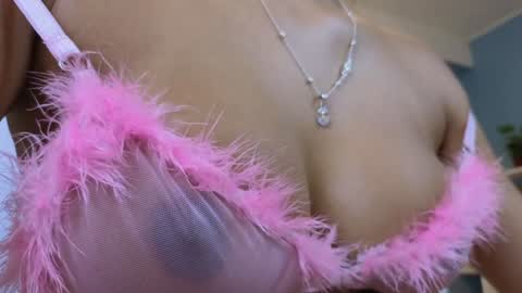 Snapshot of maiaa_ruiz chatting on 12.04.24 Maiaa Ruiz online show from 12.04.24