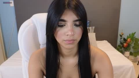 Snapshot of maiaa_ruiz chatting on 12.12.24 Maiaa Ruiz online show from 12.12.24