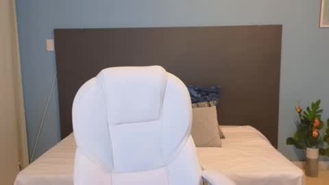 Snapshot of maiaa_ruiz chatting on 12.31.24 Maiaa Ruiz online show from 12.31.24