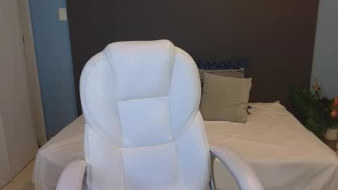 Snapshot of maiaa_ruiz chatting on 01.25.25 Maiaa Ruiz online show from 01.25.25