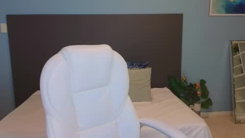 Snapshot of maiaa_ruiz chatting on 02.04.25 Maiaa Ruiz online show from 02.04.25