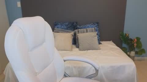 Snapshot of maiaa_ruiz chatting on 02.14.25 Maiaa Ruiz online show from 02.14.25