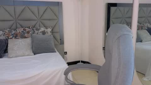 Snapshot of maiaa_ruiz chatting on 11.15.25 Maiaa Ruiz online show from 11.15.25