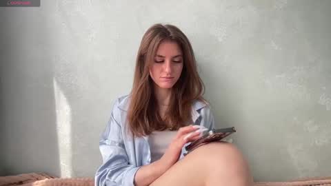Snapshot of maiabarthe chatting on 05.12.26 M I A online show from 05.12.26