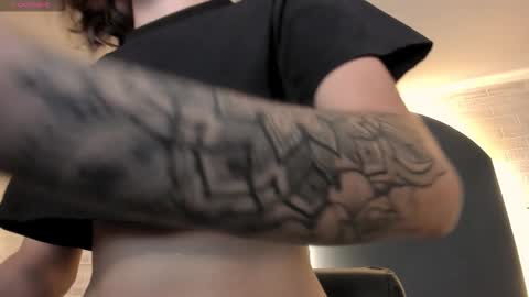  Maia  online show from 12.17.25