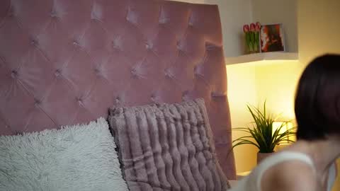  Maia  online show from 11.21.25