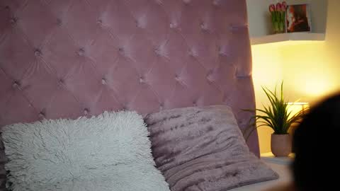  Maia  online show from 03.04.26