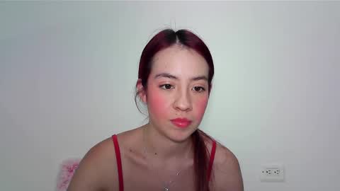 Snapshot of maiarosse_ chatting on 01.12.25 MaiaRosse online show from 01.12.25