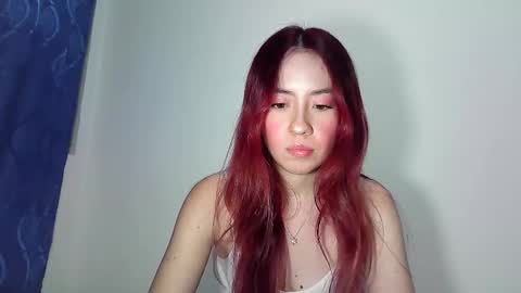 Snapshot of maiarosse_ chatting on 10.01.25 MaiaRosse online show from 10.01.25