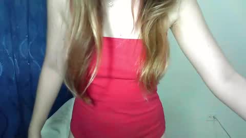 Snapshot of maiarosse_ chatting on 05.29.26 MaiaRosse online show from 05.29.26