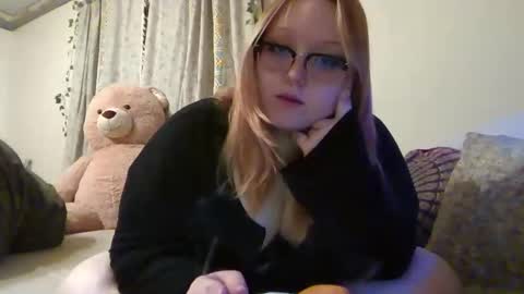 Snapshot of maicii006 chatting on 12.03.25 maicii006 online show from 12.03.25