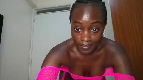 Snapshot of maicymiranda chatting on 01.26.25 TO MY GOOD SUPPORTERS KINDLY MAKE MY WISHES COME TRUE I LOVE YOU ALL I AM UNWELL BUT I WILL BE BACK SOON online show from 01.26.25