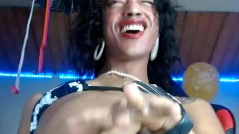 Snapshot of maidi_hot chatting on 04.23.26 Bella Maidi online show from 04.23.26
