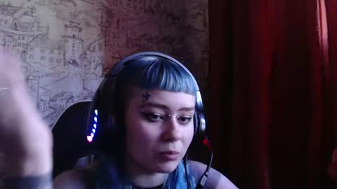 Snapshot of maihaubrick chatting on 07.17.26 Lola online show from 07.17.26