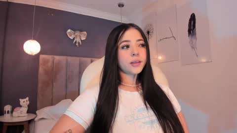 Snapshot of maiiitee_ chatting on 12.17.24 Mait online show from 12.17.24