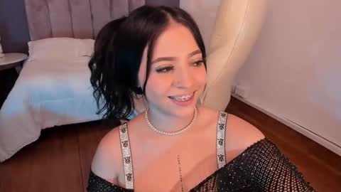 Snapshot of maiiitee_ chatting on 12.24.24 Mait online show from 12.24.24