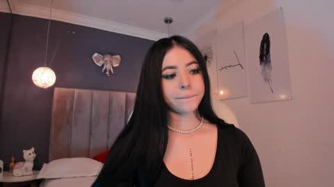 Snapshot of maiiitee_ chatting on 01.22.25 Mait online show from 01.22.25