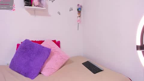 mailyn bakerrr  online show from 03.26.26