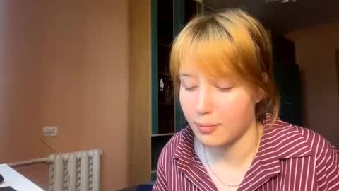 Snapshot of maisawin chatting on 06.26.26 Evie online show from 06.26.26