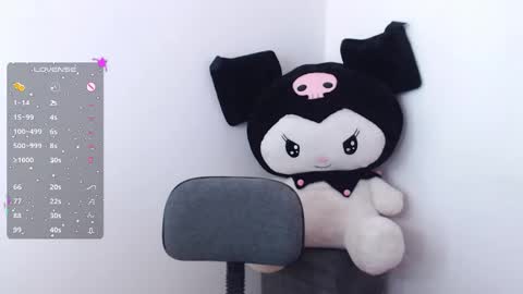 Snapshot of maja_bloom chatting on 11.07.25 Maja online show from 11.07.25