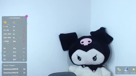 Snapshot of maja_bloom chatting on 11.11.25 Maja online show from 11.11.25